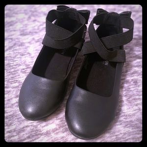 Kenneth Cole Girls flats